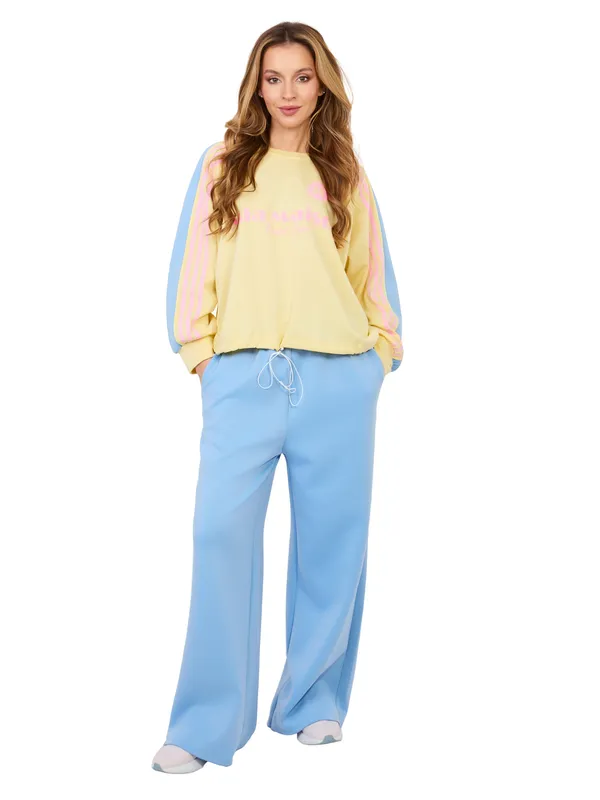 Sportowy komplet dresowy ze spodniami wide leg - widok 2
