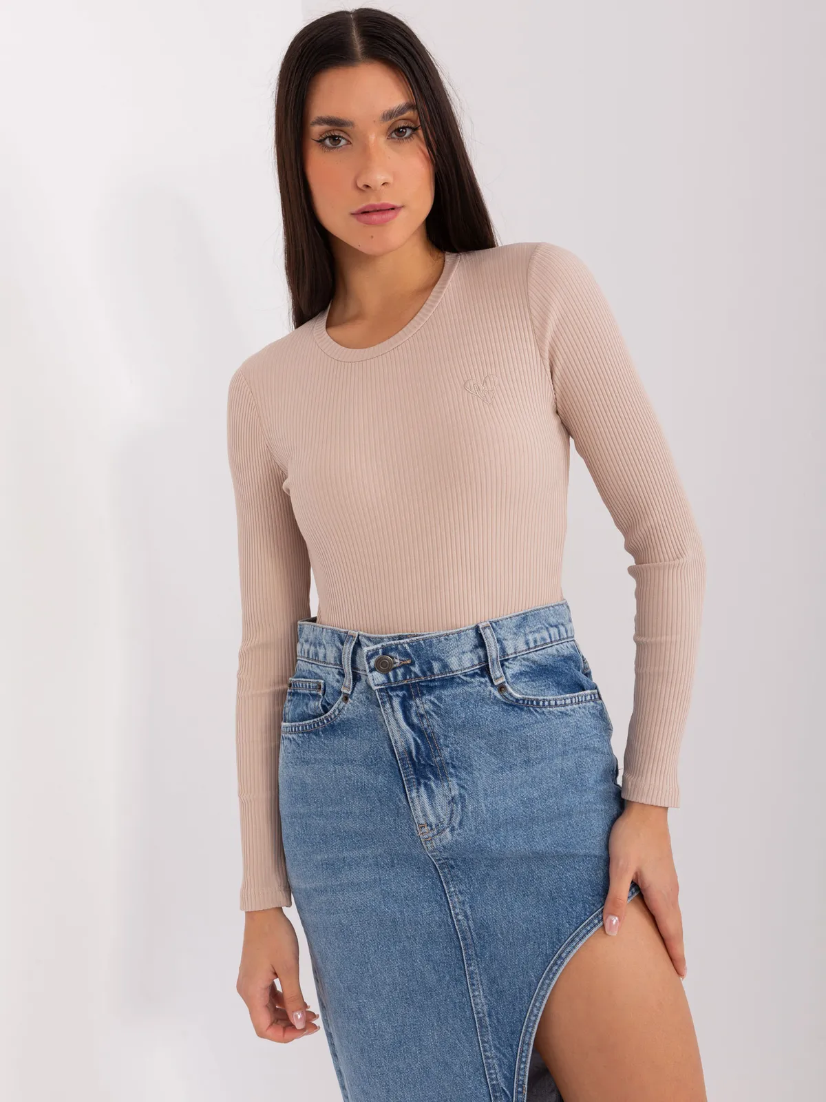 Beżowa bluzka w prążek BASIC FEEL GOOD - zdjęcie 2