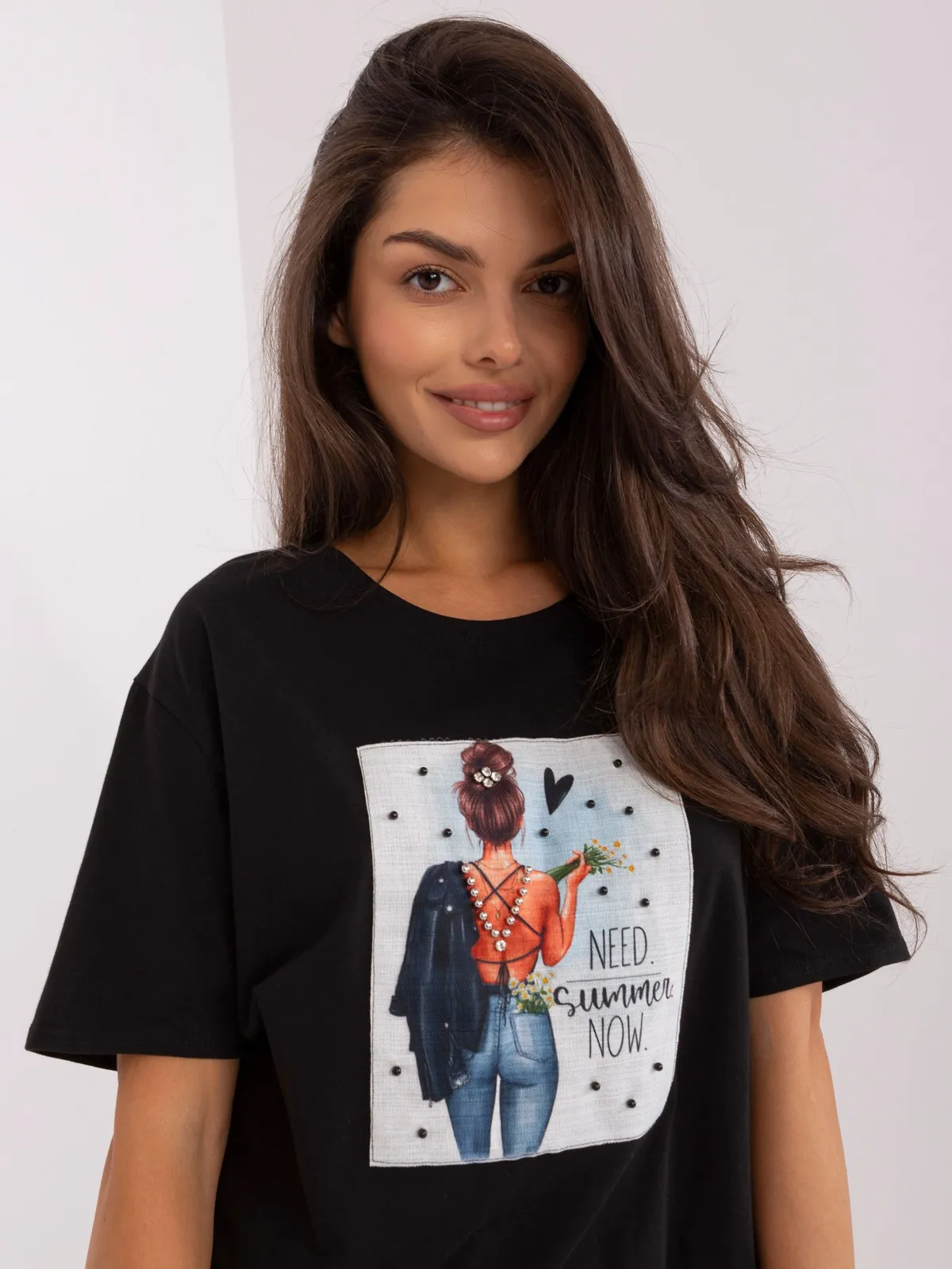 Beżowy t-shirt z nadrukiem i okrągłym dekoltem - zdjęcie 2