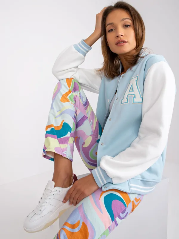 Krótka bluza baseballowa z naszywką w stylu retro - widok 2