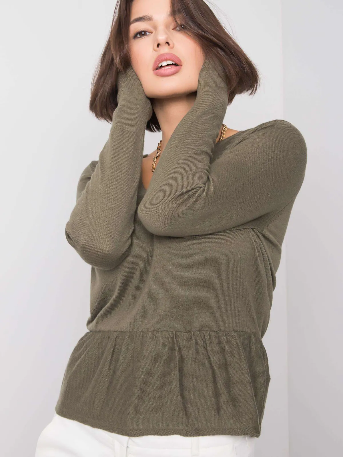 RUE PARIS Khaki sweter z dekoltem V - zdjęcie 3