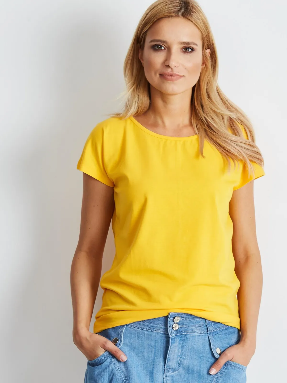 T-shirt basic ciemnożółty - zdjęcie 3