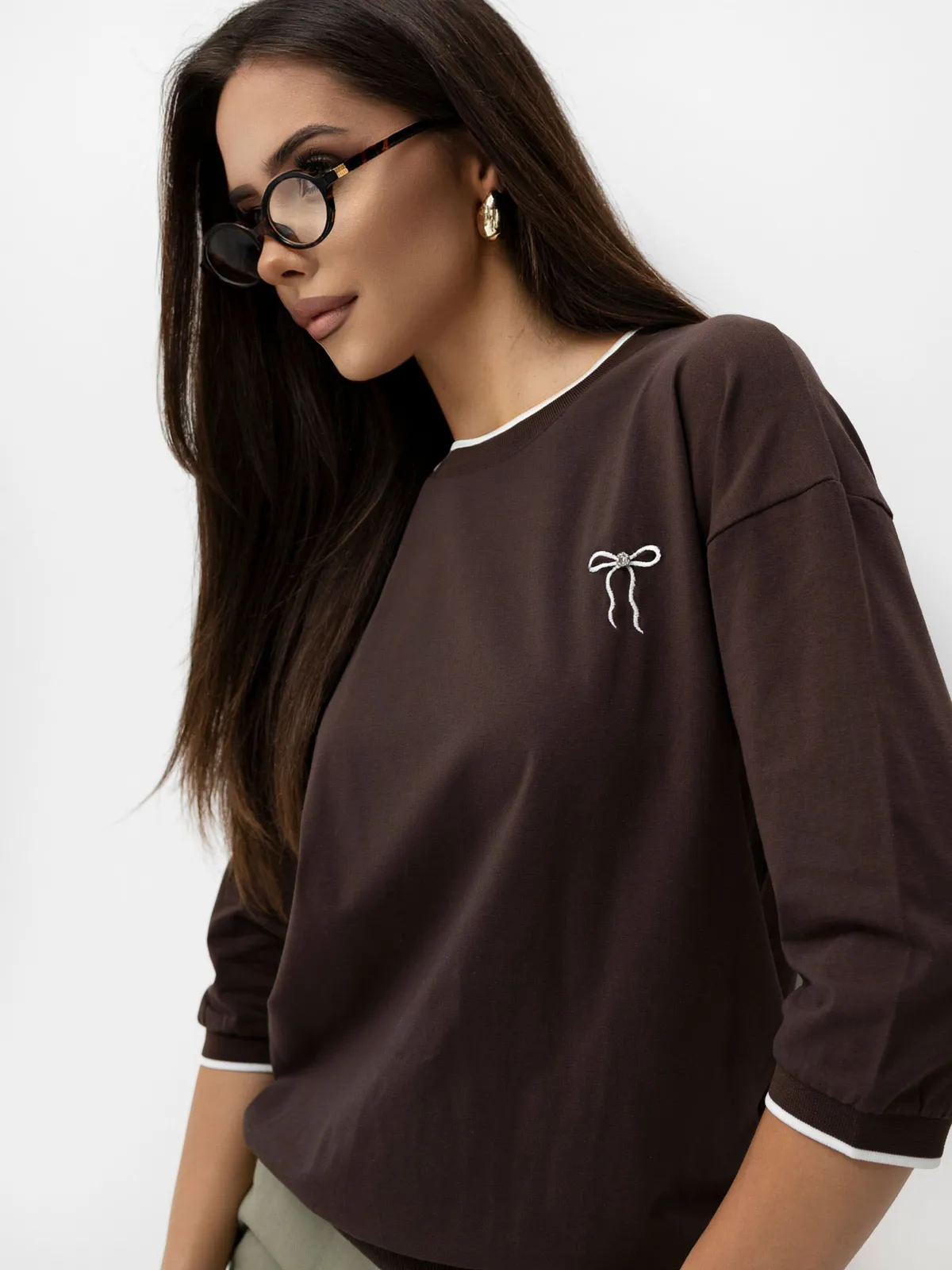 Casualowa bluza oversize z ozdobnym detalem - zdjęcie 4