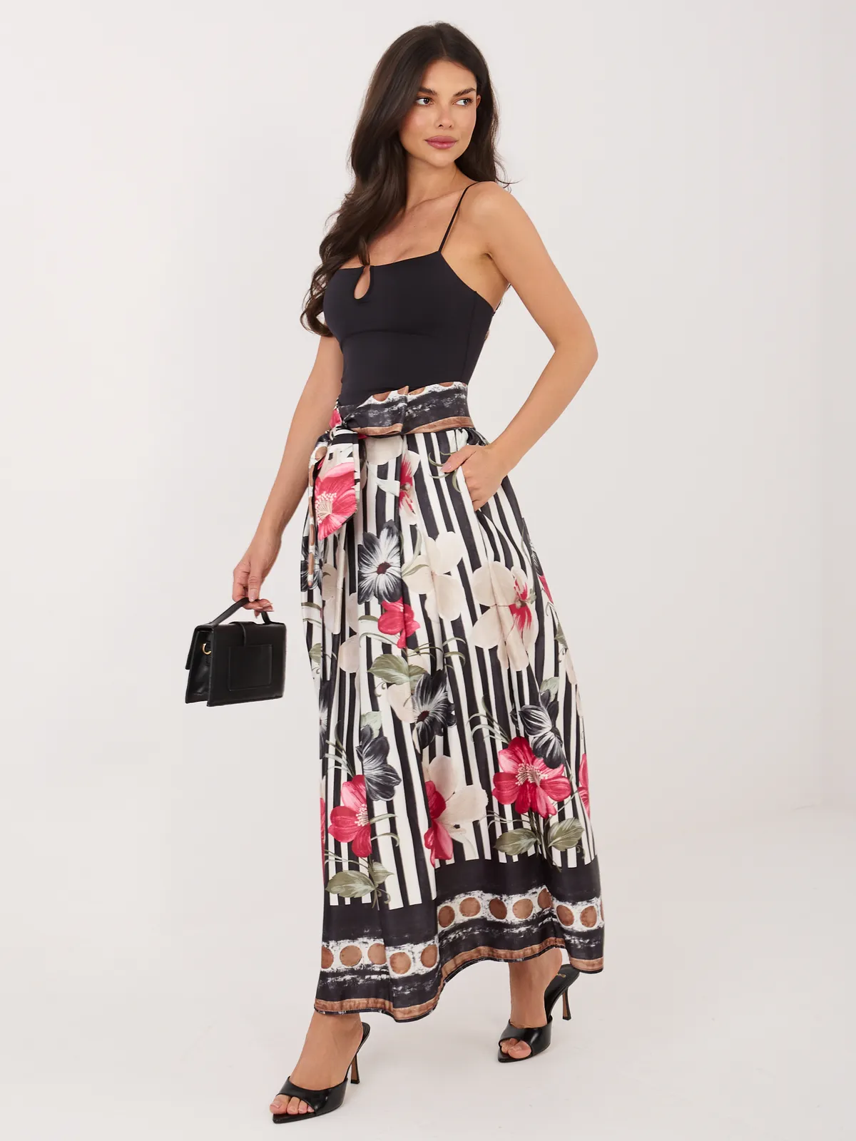 Rozkloszowana spódnica midi z wiązanym pasem - zdjęcie 1