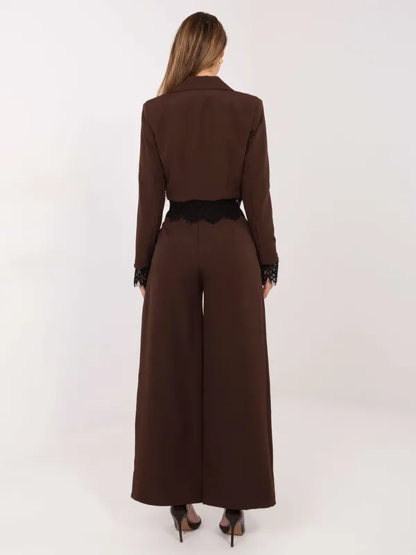 Eleganckie spodnie z wysokim stanem o kroju wide leg