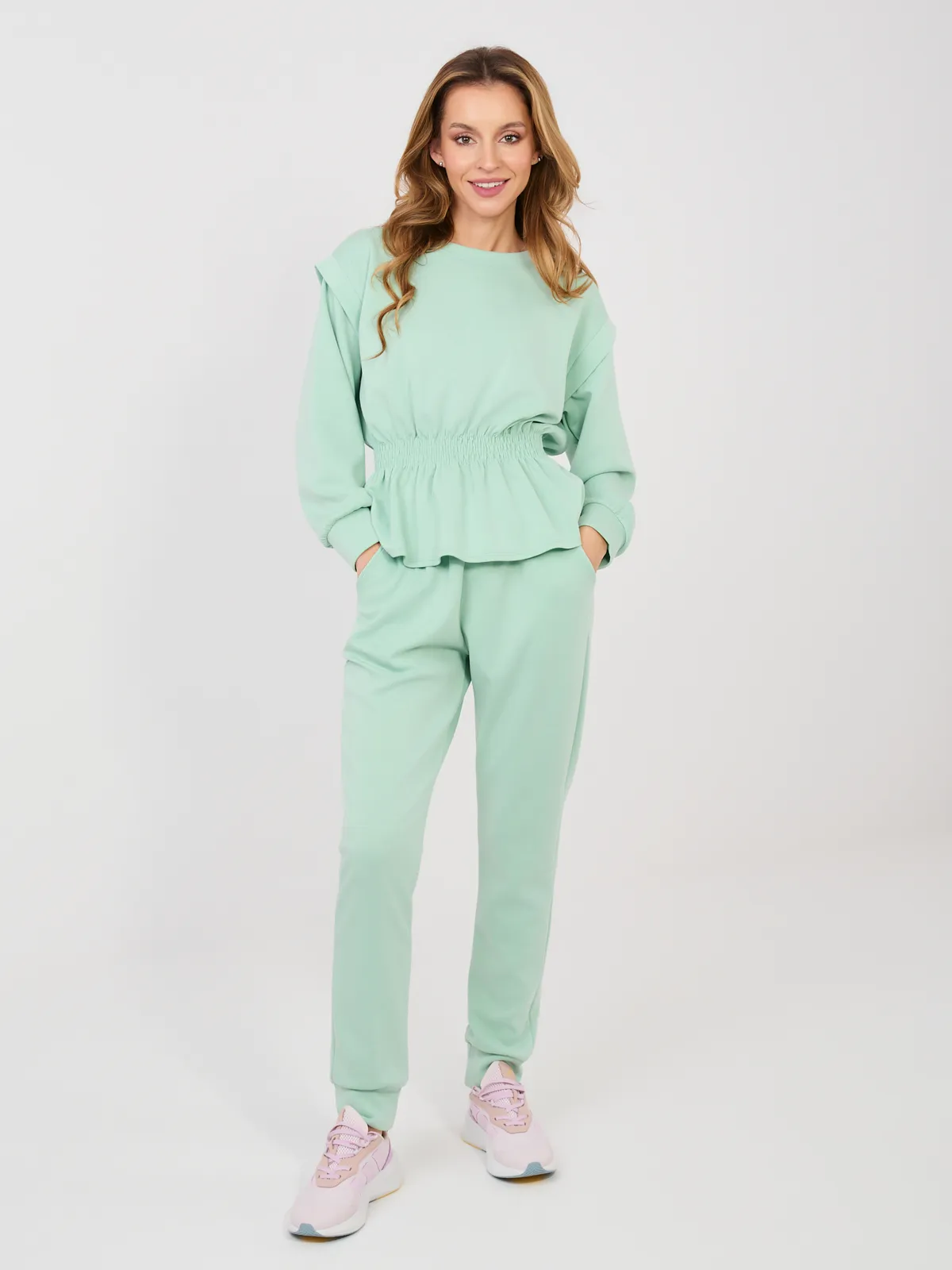 Bluza dresowa z taliowaniem i baskinką - zdjęcie 1