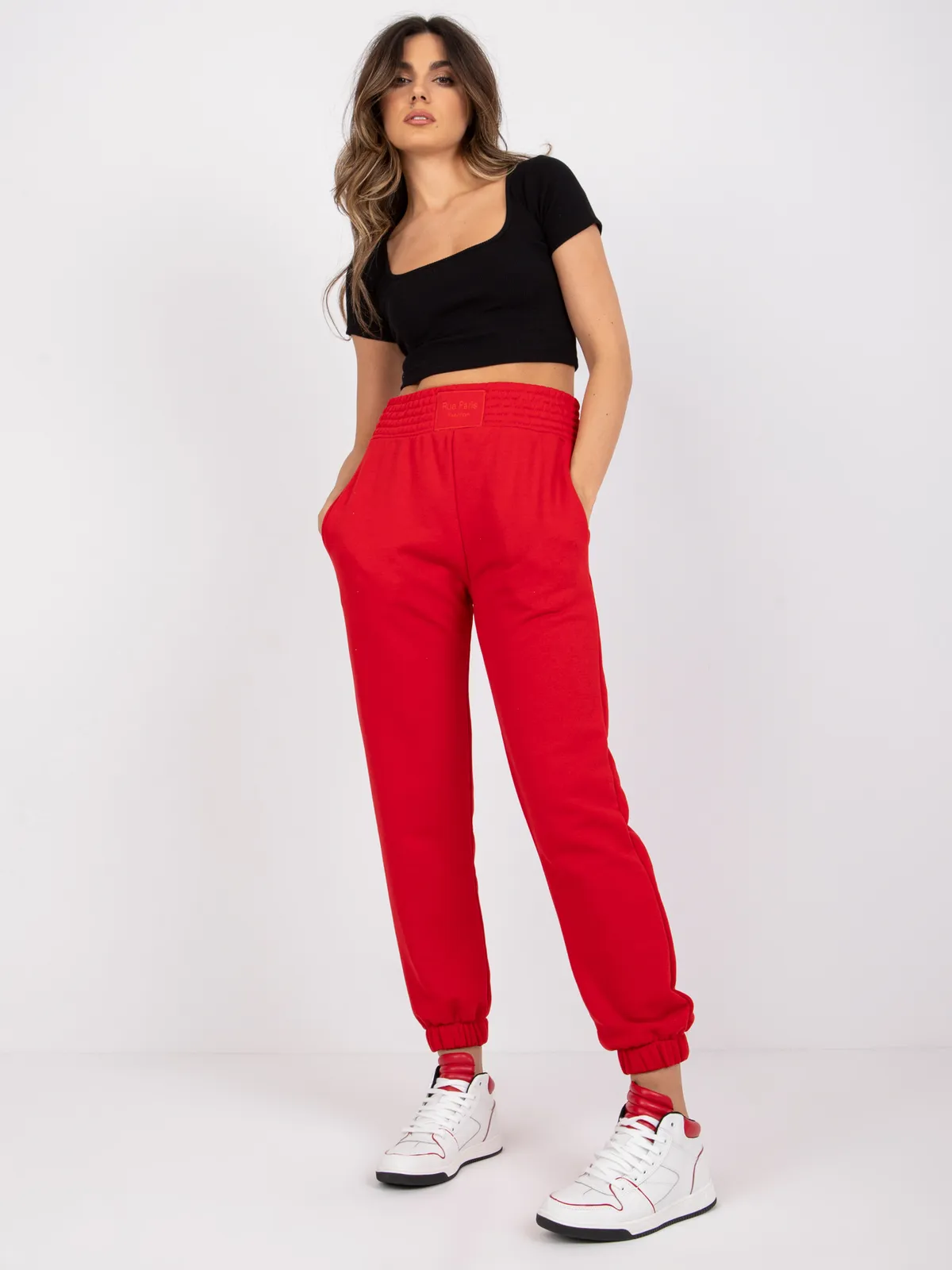 Wygodne spodnie dresowe z wysokim stanem - zdjęcie 1