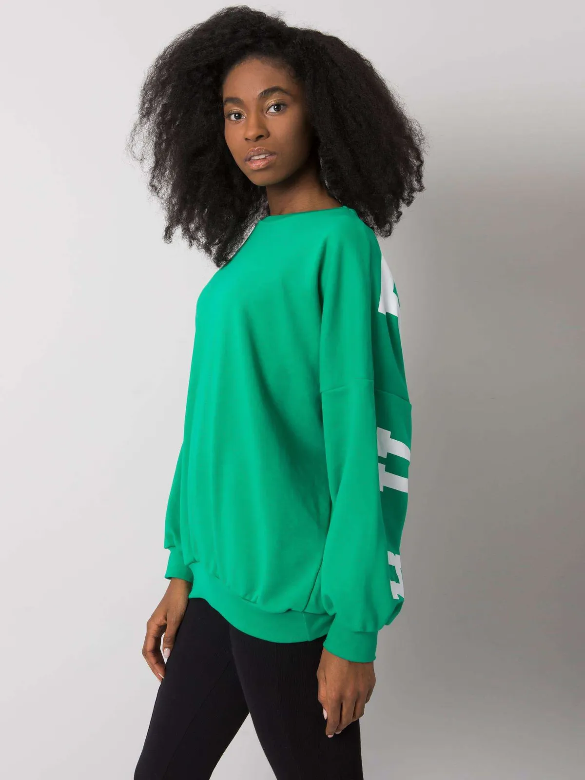 Oversize'owa bluza z nadrukami w stylu uczelnianym - zdjęcie 1