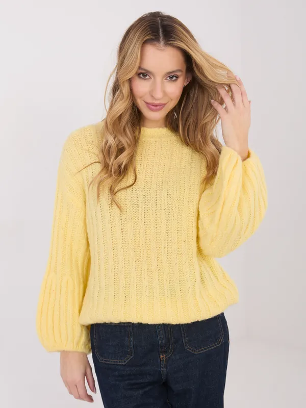 Sweter o kroju oversize z warkoczowym splotem