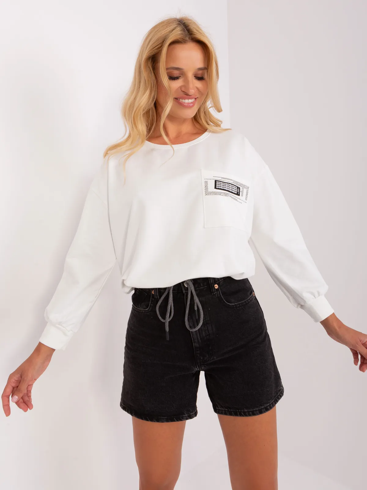 Khaki krótka bluzka na co dzień ze ścigaczem - zdjęcie 6