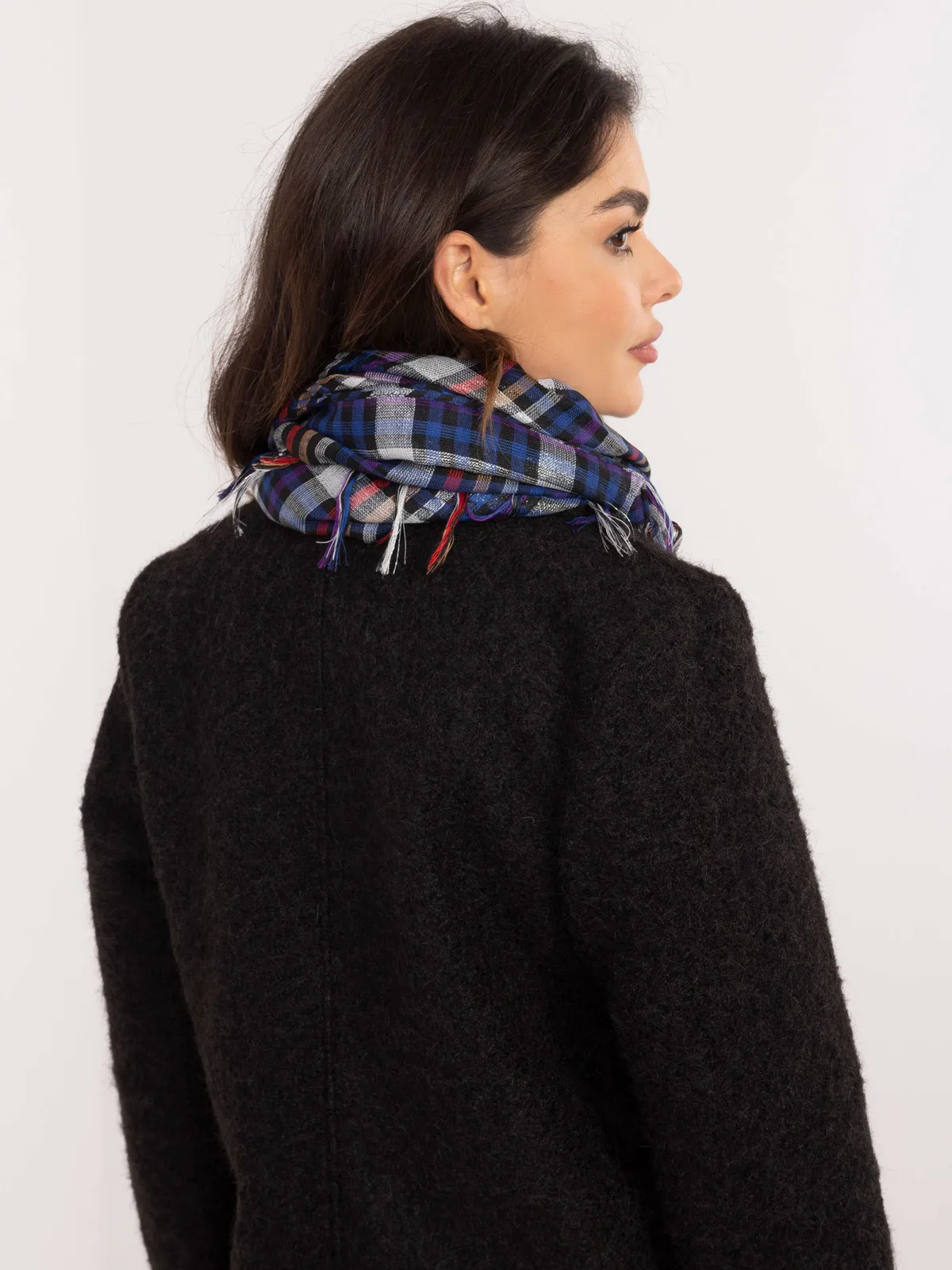 Klasyczna chusta w kratę z frędzlami - zdjęcie 1