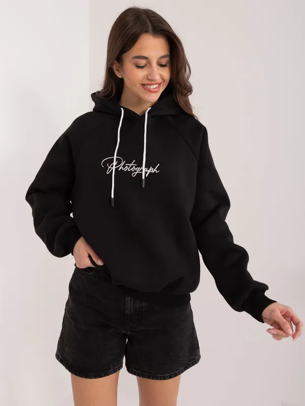 Wygodna bluza z kapturem o kroju oversize