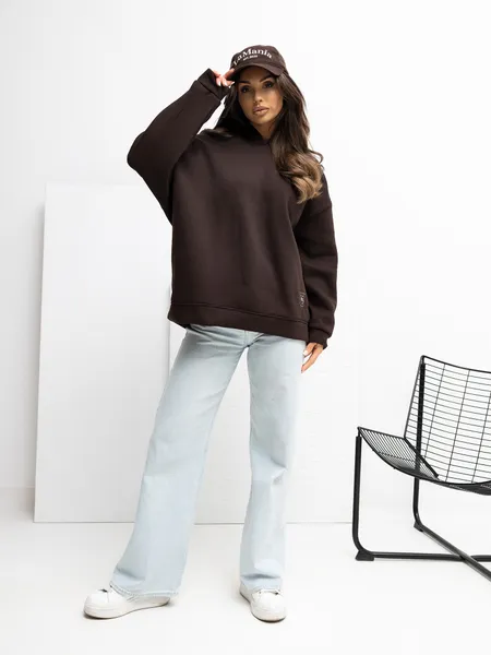 Bluza oversize z kapturem w miejskim stylu