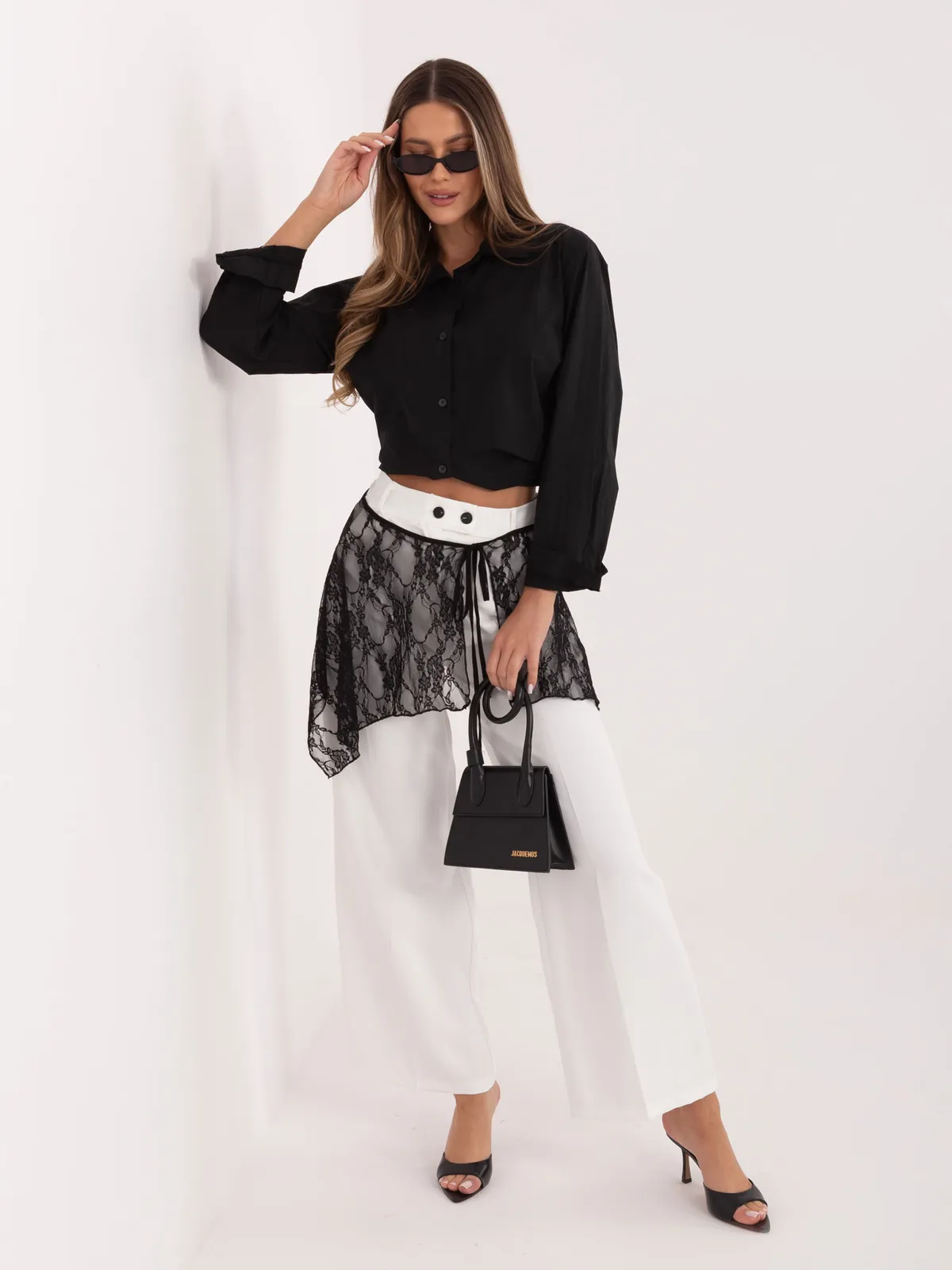 Klasyczna koszula oversize o swobodnym kroju - zdjęcie 1