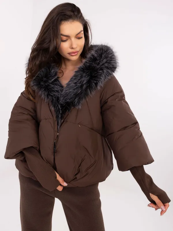 Pikowana kurtka oversize z futrzanym kapturem