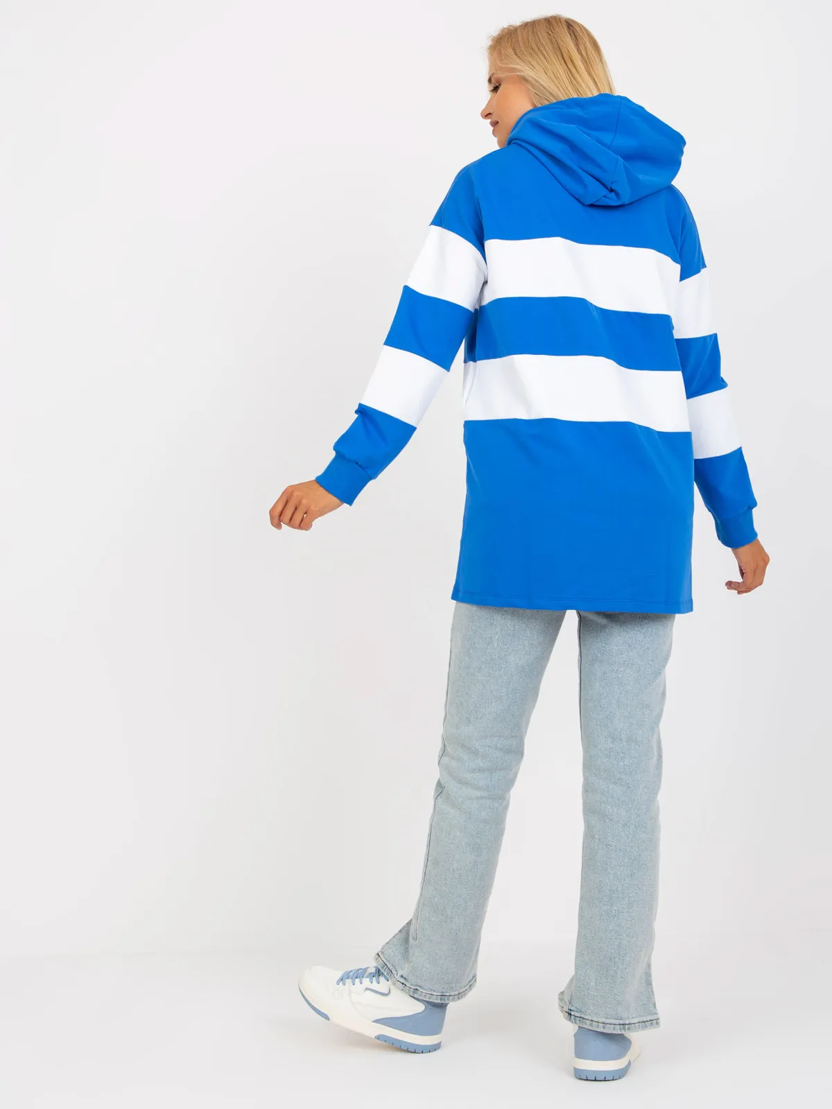 Niebiesko-biała bluza z kapturem w paski RUE PARIS - zdjęcie 4