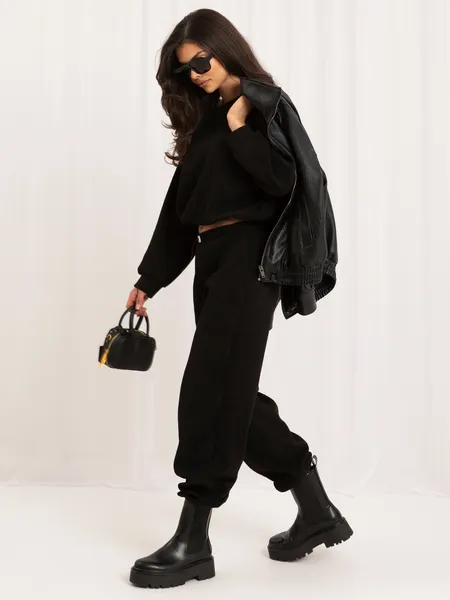 Dwuczęściowy komplet z bluzą oversize o luźnym kroju