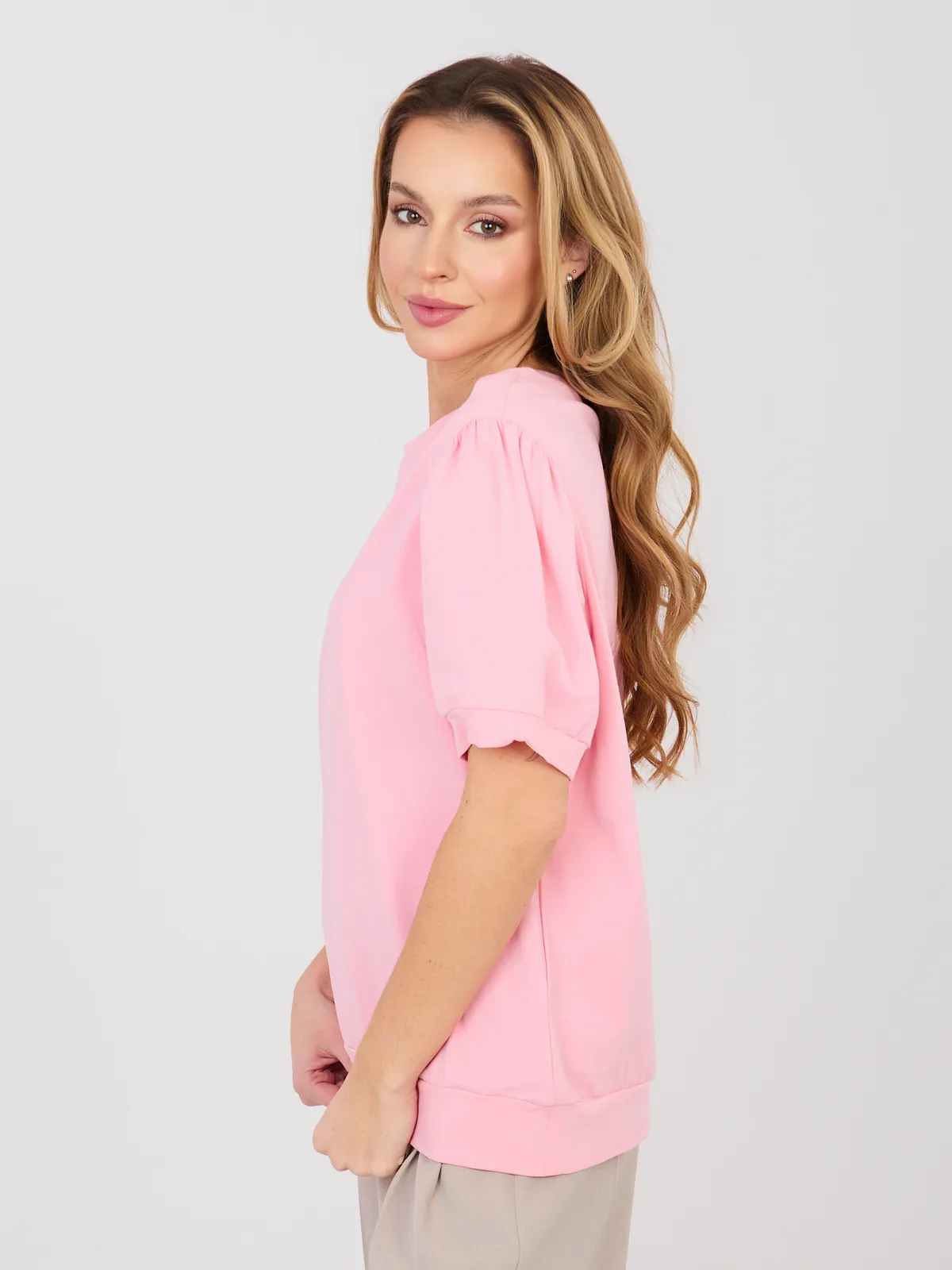 Casualowa bluzka z bufiastymi rękawami w kroju oversize - zdjęcie 1