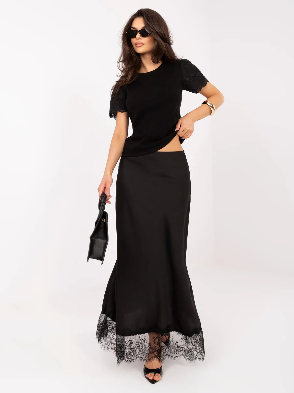 Elegancka bluzka z ozdobnymi koronkowymi rękawami - zdjęcie 1