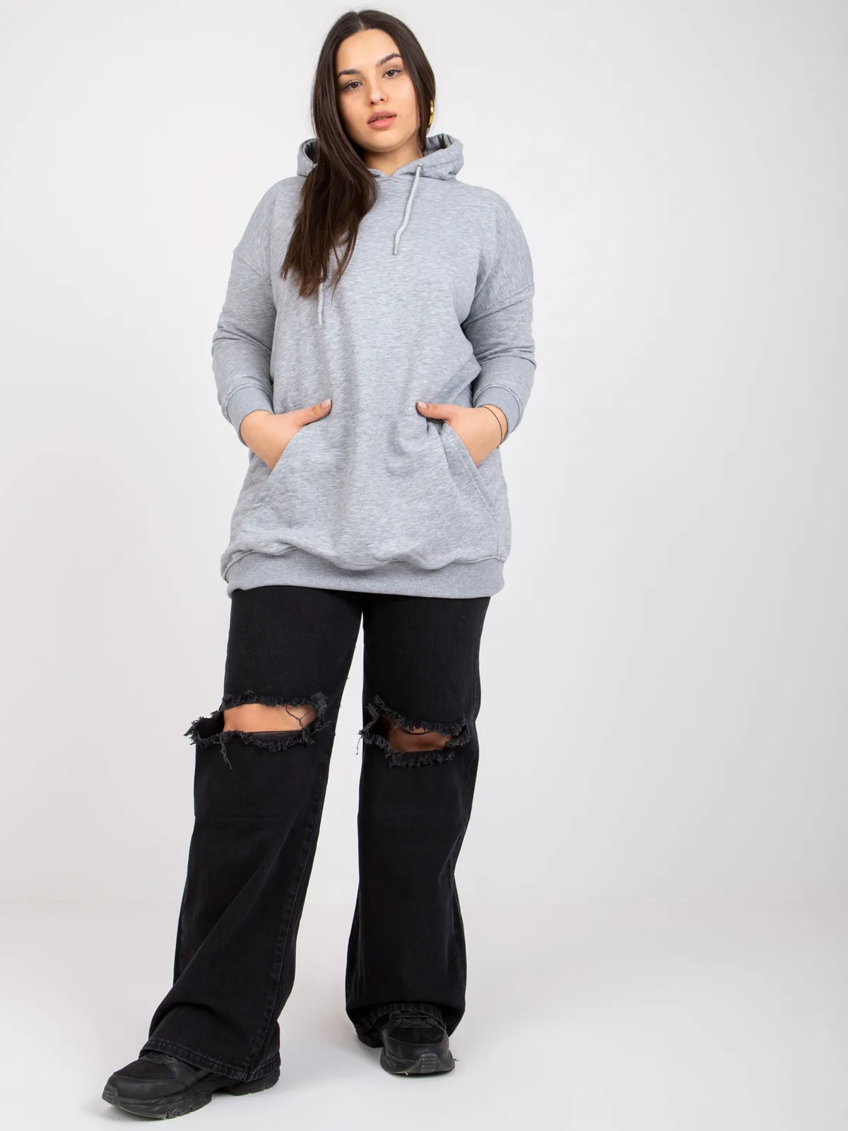 Czarna bawełniana bluza plus size z kapturem - zdjęcie 7