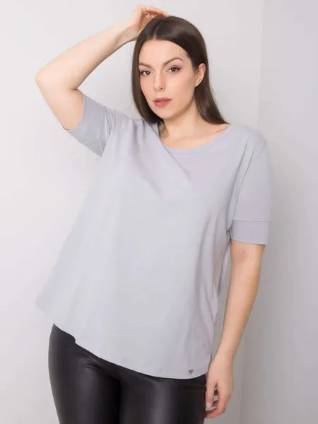 Klasyczny T-shirt z wywiniętymi rękawami do codziennych stylizacji