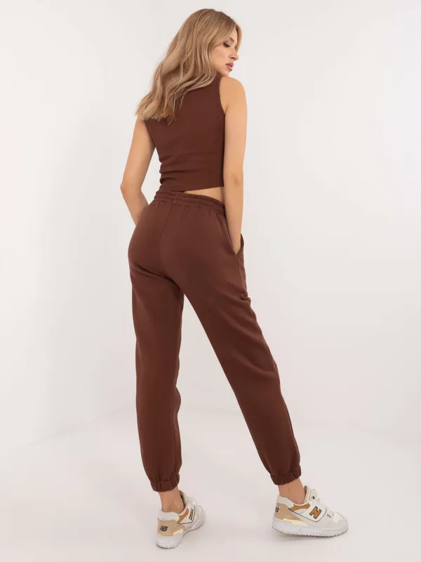 Wieloczęściowy zestaw z bluzą oversize i spodniami jogger - widok 2