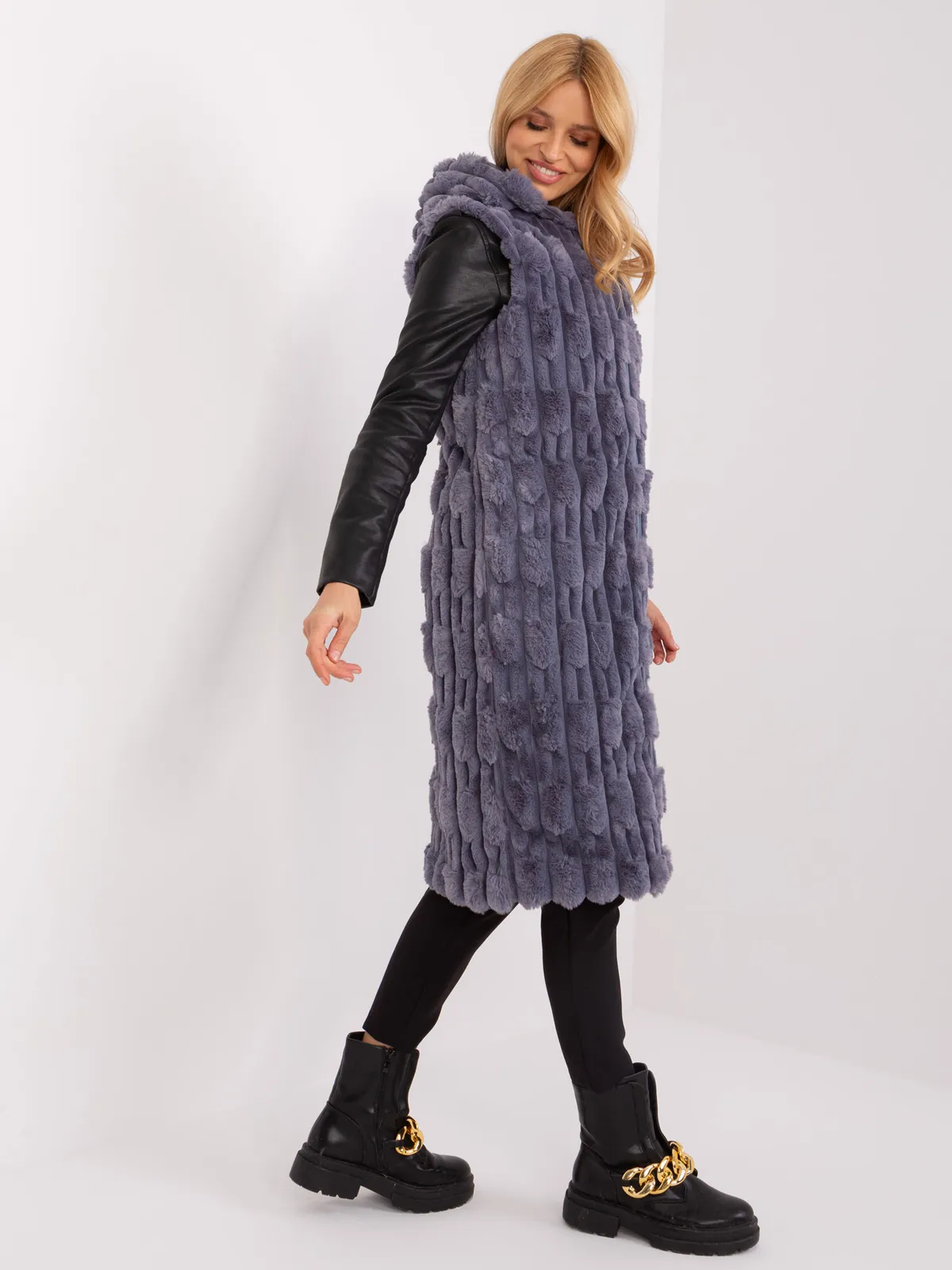 Długa kamizelka z kapturem o fakturze pagonów - zdjęcie 1