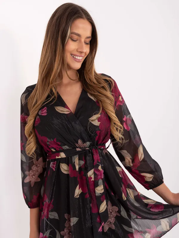 Krótka sukienka kopertowa z wiązaniem w talii