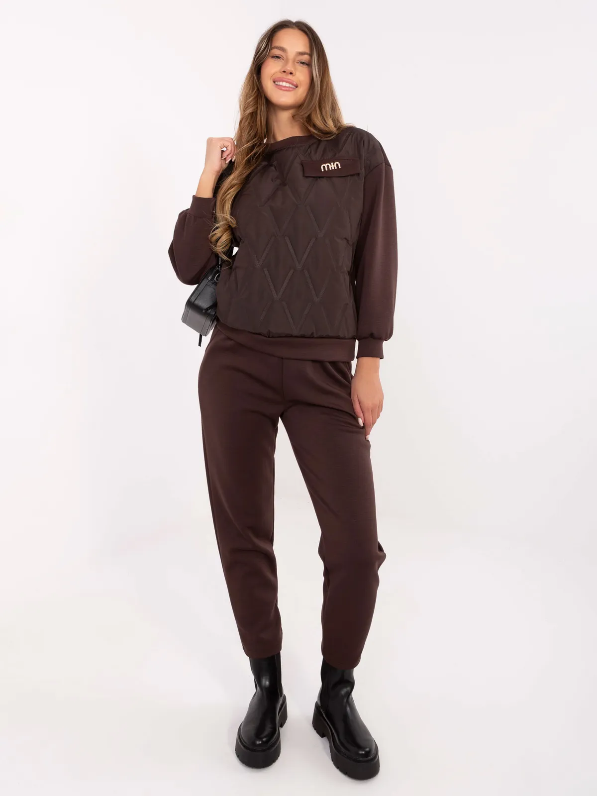 Pikowana bluza oversize z ozdobną naszywką - zdjęcie 1