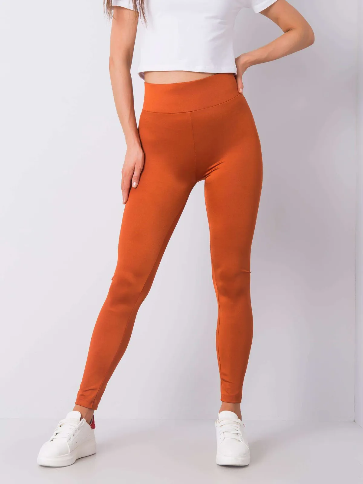 RUE PARIS Złote gładkie legginsy damskie - zdjęcie 2