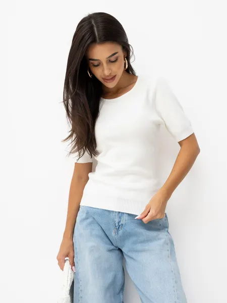Dopasowany sweter z krótkim rękawem typu basic