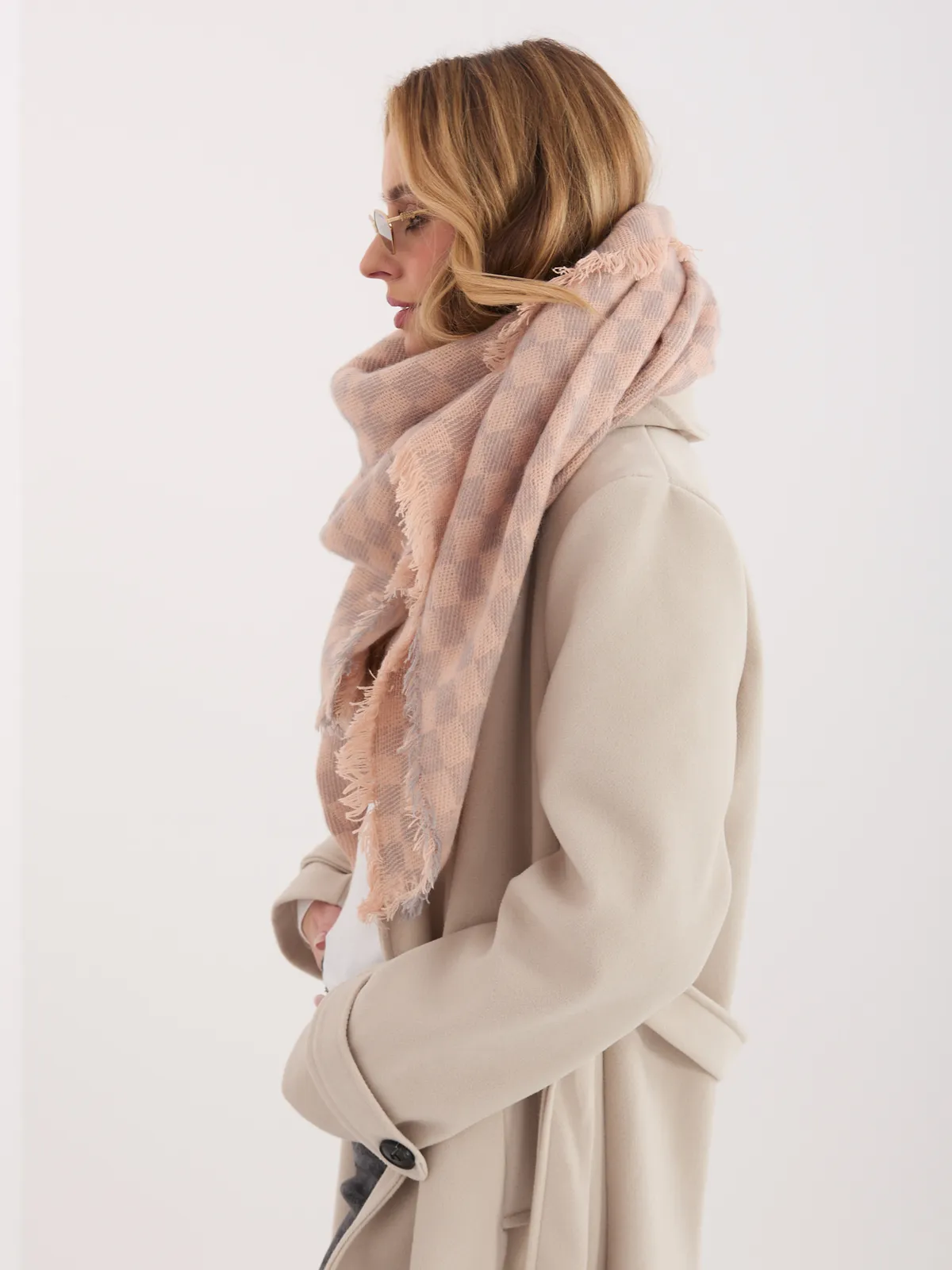 Oversize szal w geometryczny wzór z frędzlami - zdjęcie 1