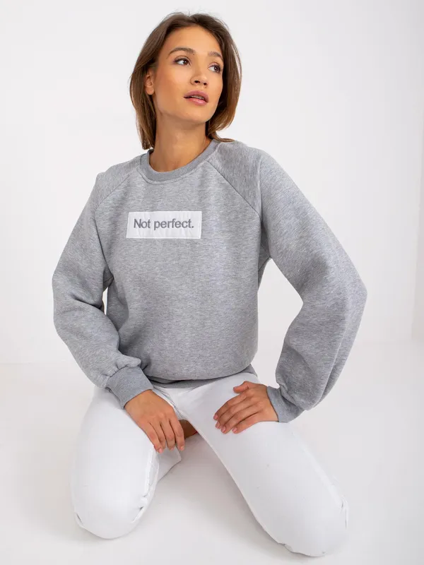 Casualowa bluza z obniżoną linią ramion