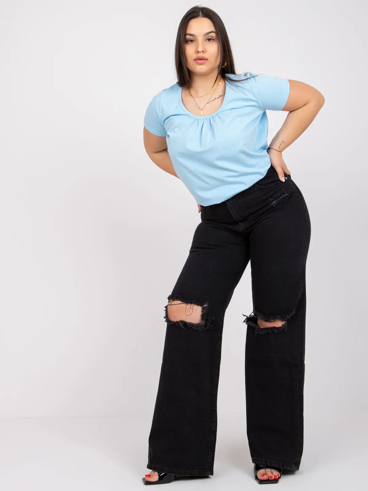 Jasnoniebieska bawełniana bluzka plus size - zdjęcie 5