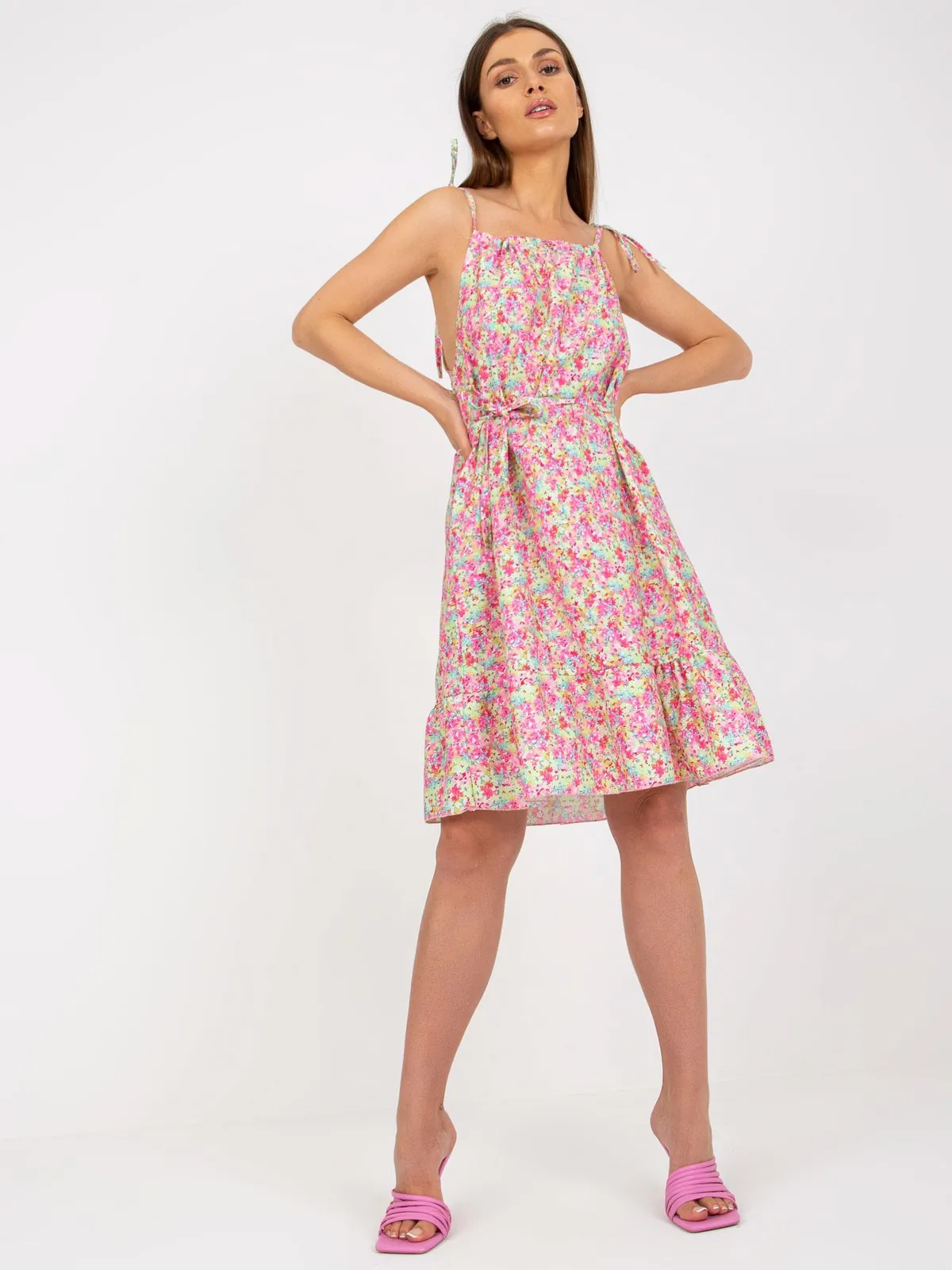 Letnia sukienka mini z wiązanymi ramiączkami - zdjęcie 1