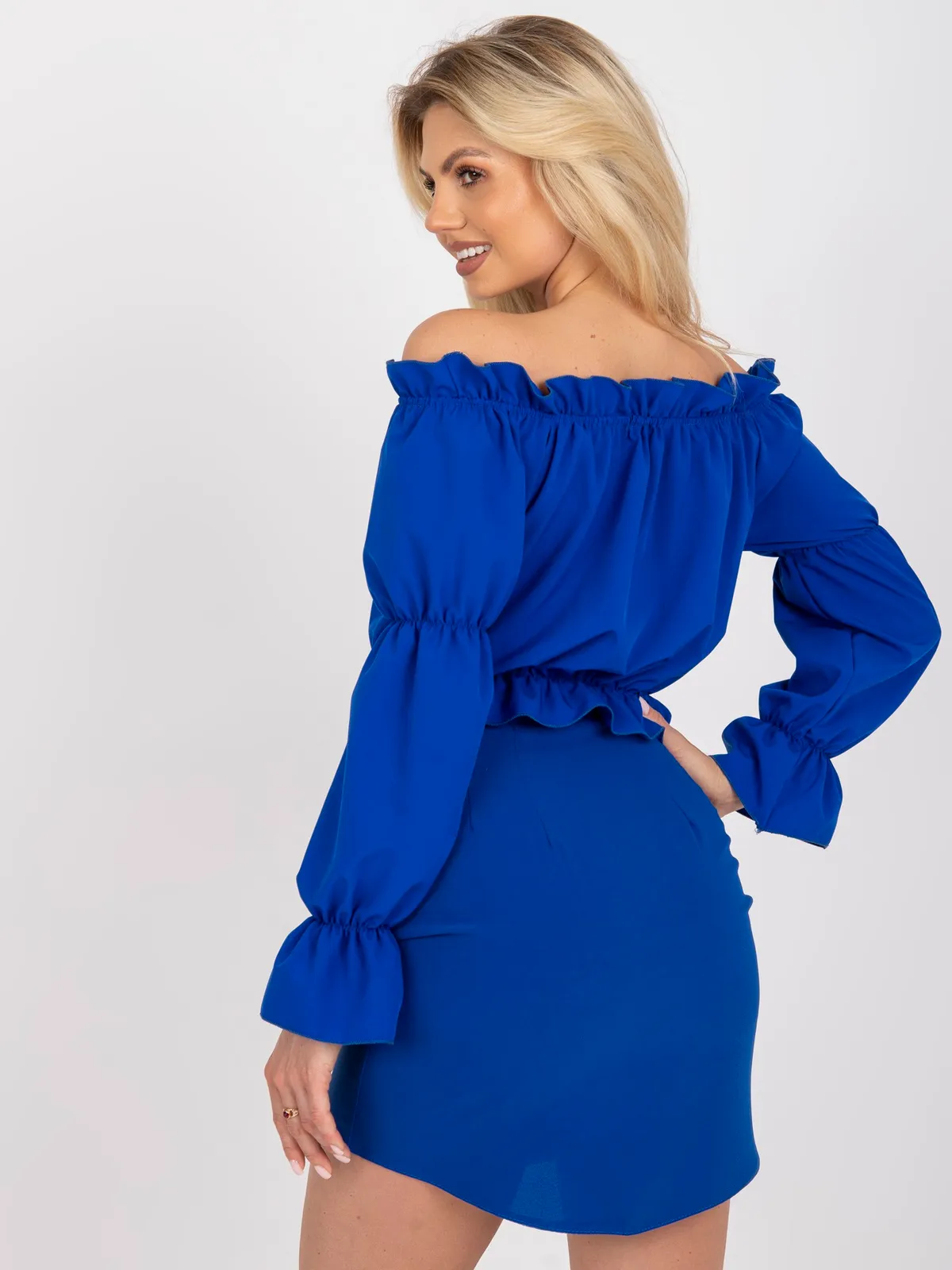 Hiszpańska bluzka z odkrytymi ramionami i falbankami - zdjęcie 1