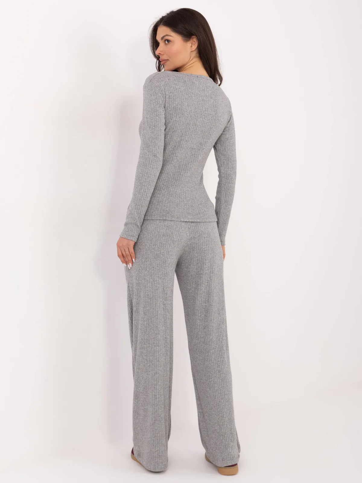 Casualowe spodnie z szerokimi nogawkami i wiązaniem - zdjęcie 1