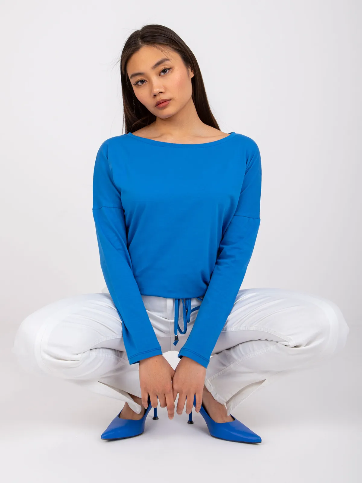 Casualowa bluzka z wiązaniem w talii - zdjęcie 1