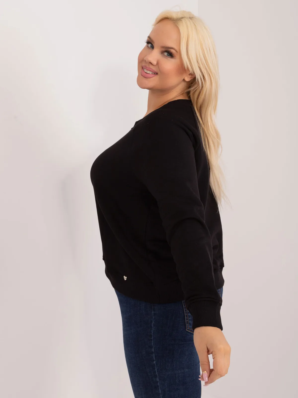 Bordowa bluza plus size bez kaptura - zdjęcie 4