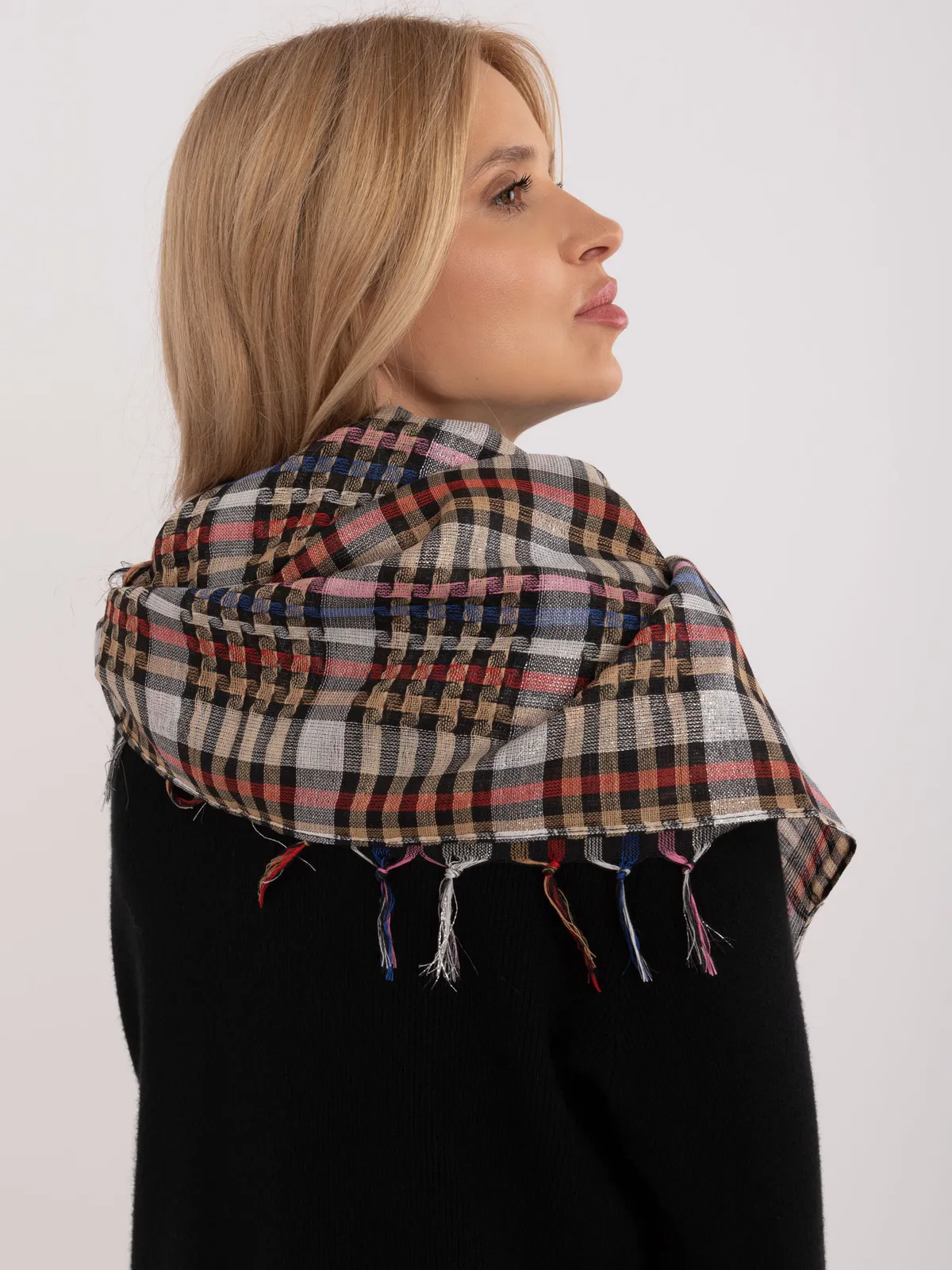 Klasyczna chusta w kratę z ozdobnymi frędzlami - zdjęcie 1