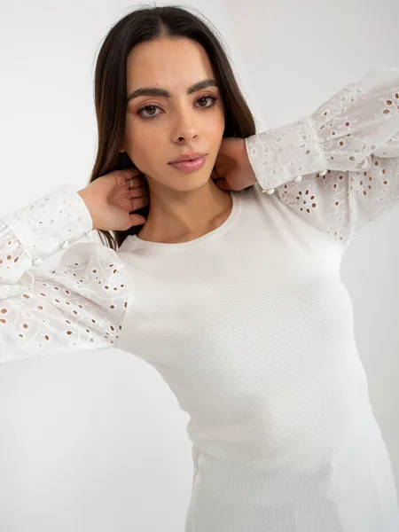 Czarna prążkowana bluzka wizytowa z ażurowymi rękawami OCH BELLA