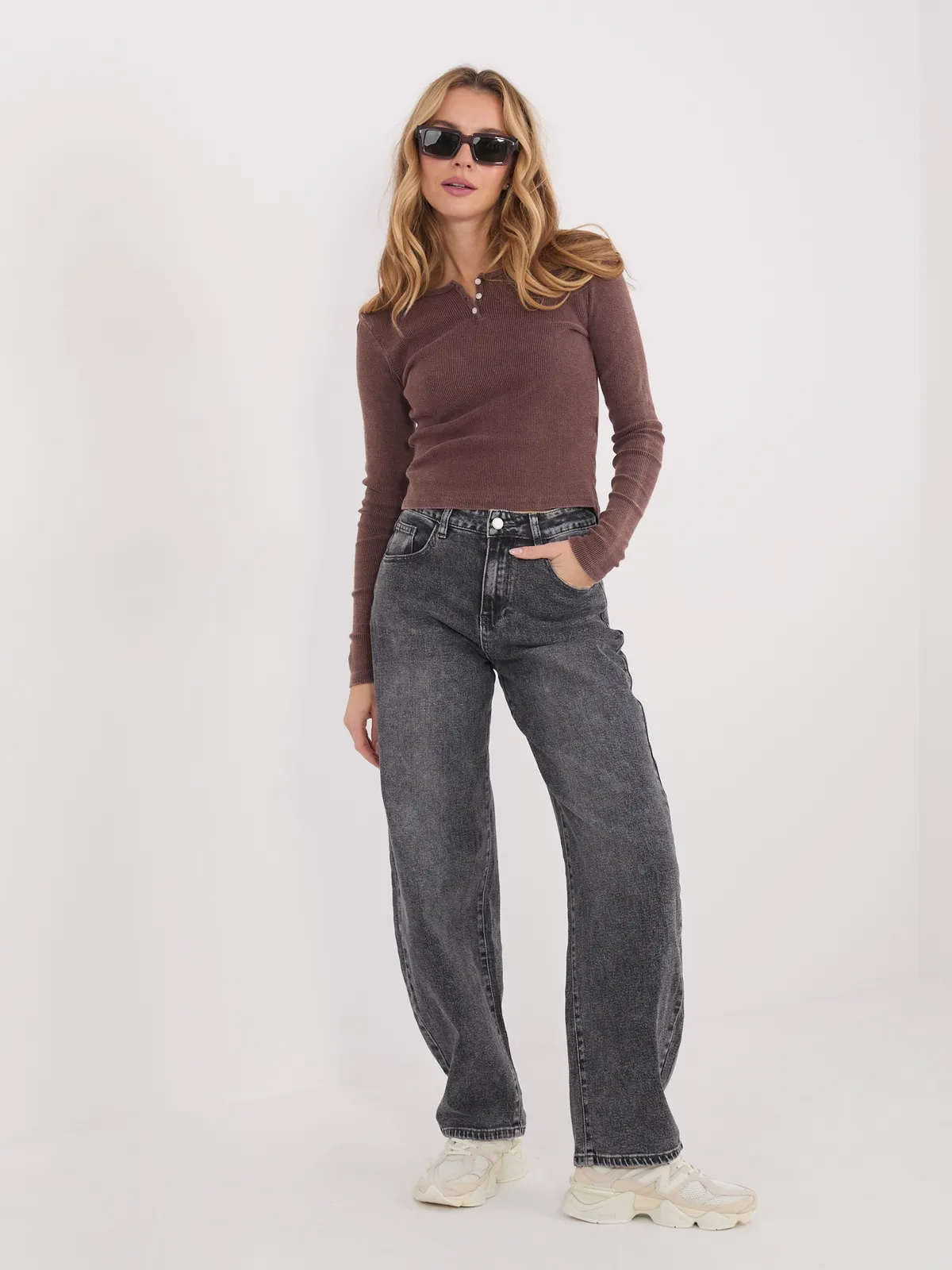 Dopasowana bluzka z długim rękawem i guzikami - zdjęcie 1