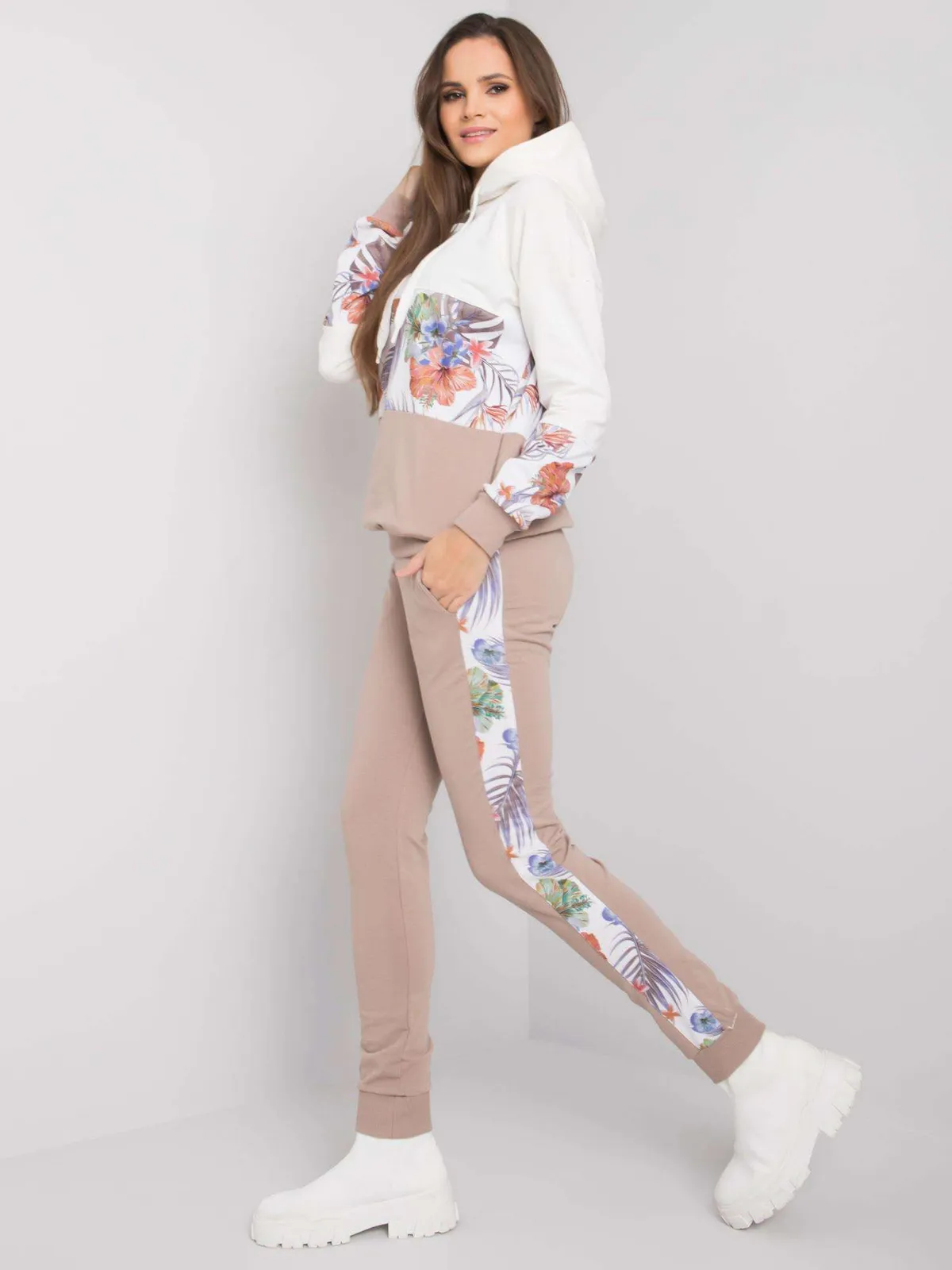 Komplet dresowy z bluzą z kapturem i lampasami - zdjęcie 1