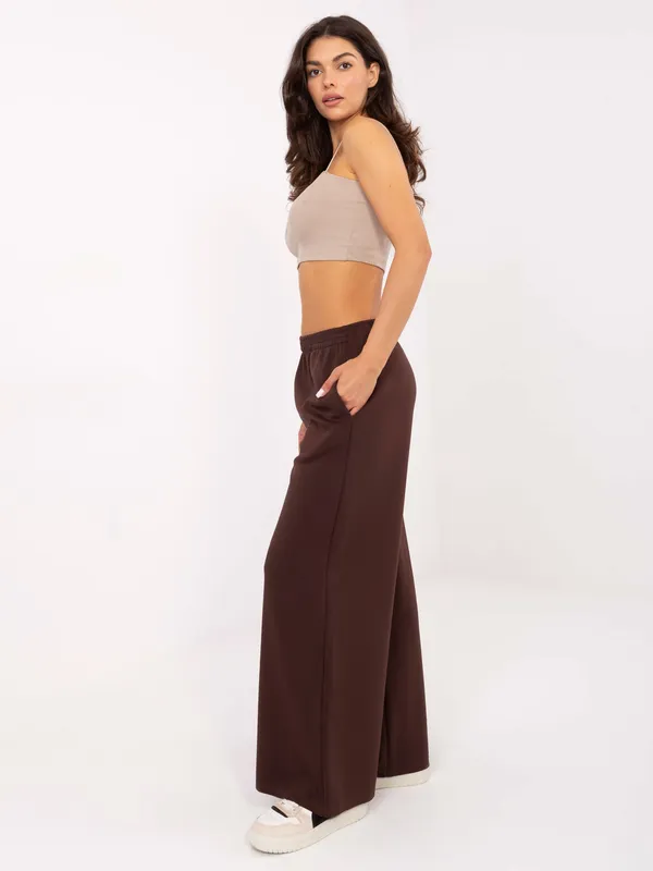 Wygodne spodnie dresowe o kroju wide leg