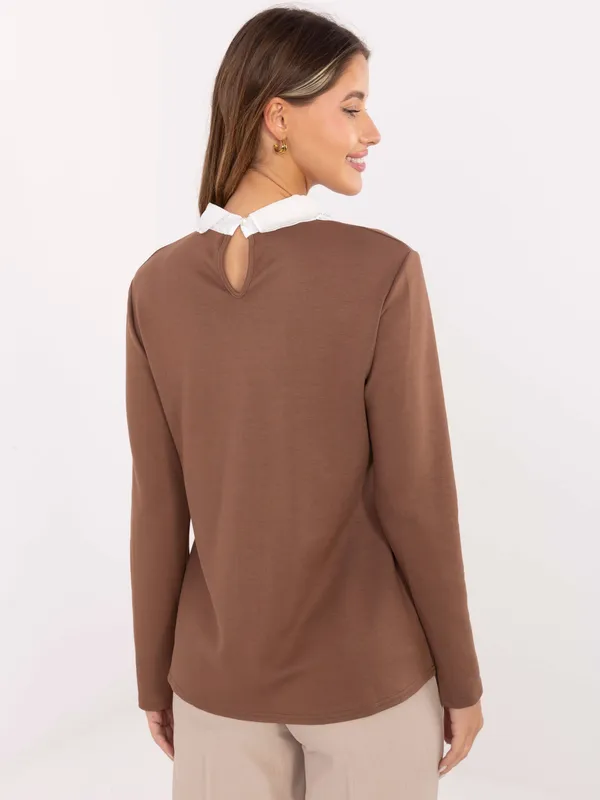 Bluzka wizytowa z ozdobnym kołnierzykiem i wycięciem - widok 2