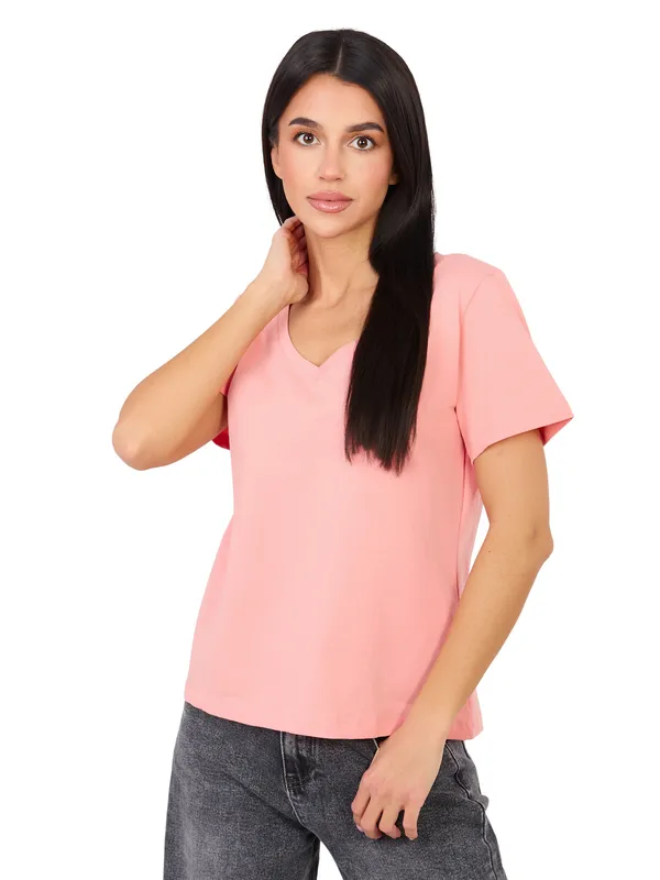 Klasyczny T-shirt z dekoltem w serek - widok 2