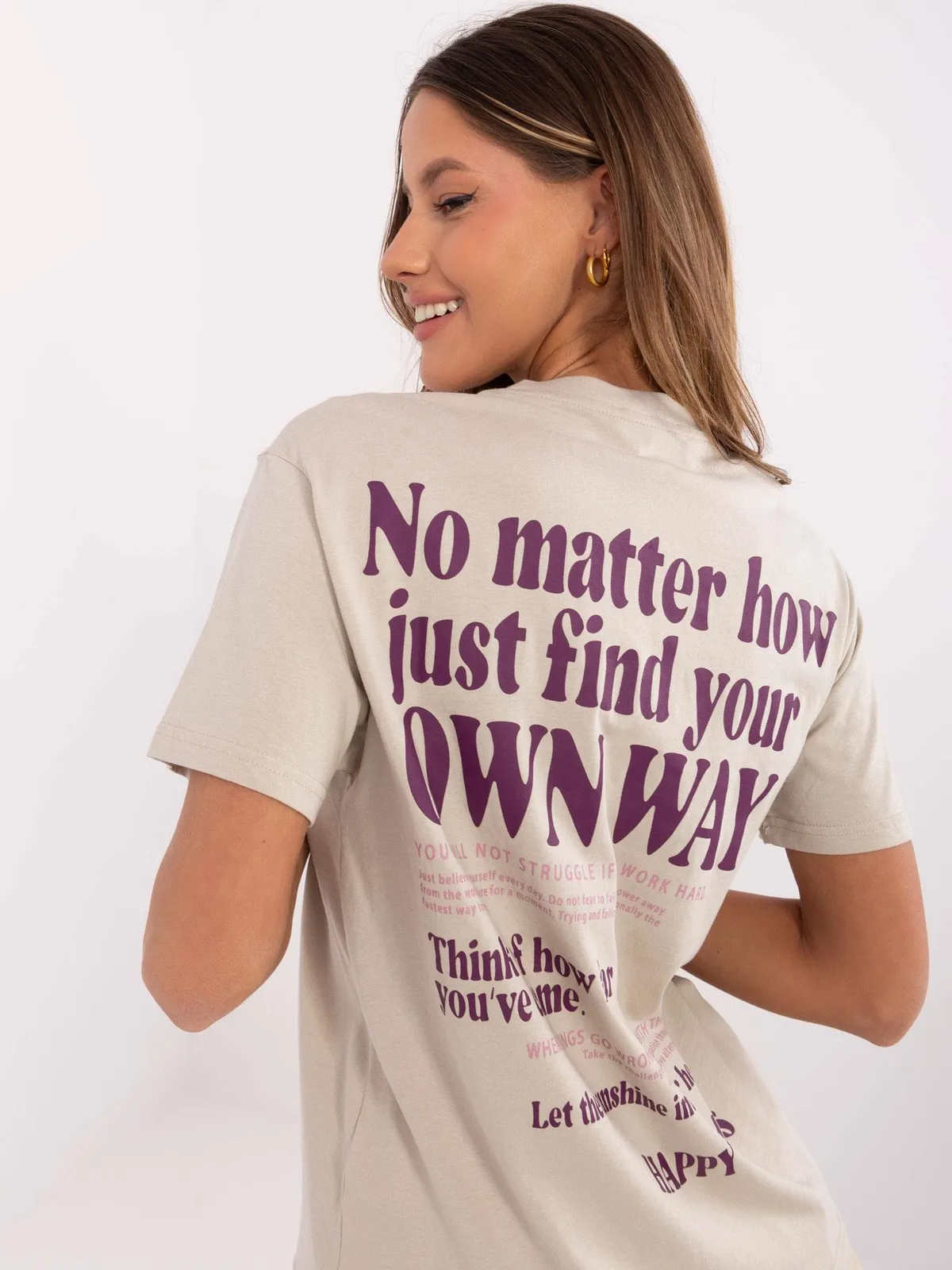 T-shirt z printem w klimacie retro - zdjęcie 2