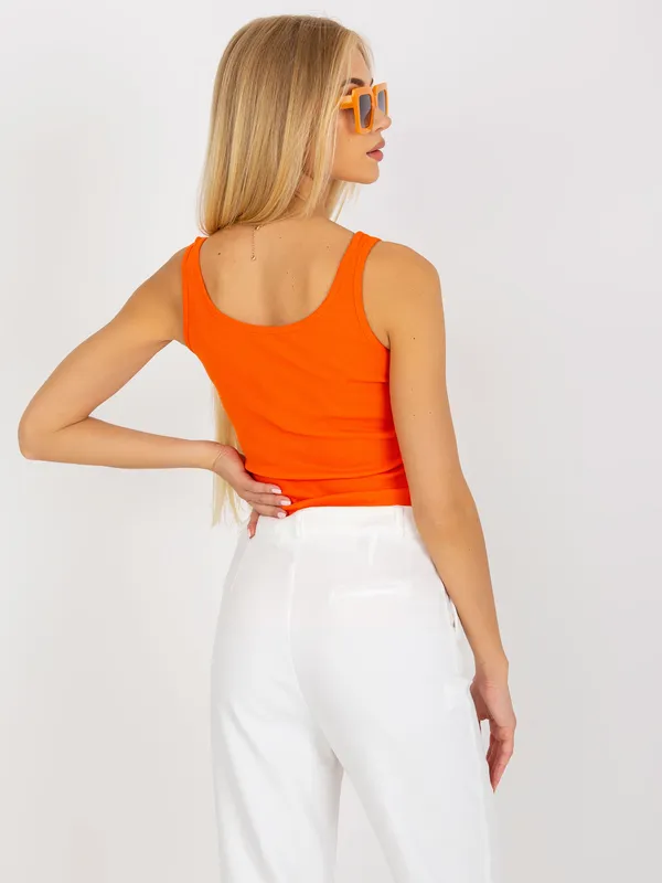 Dopasowany prążkowany top z naszywką w stylu casual - widok 2
