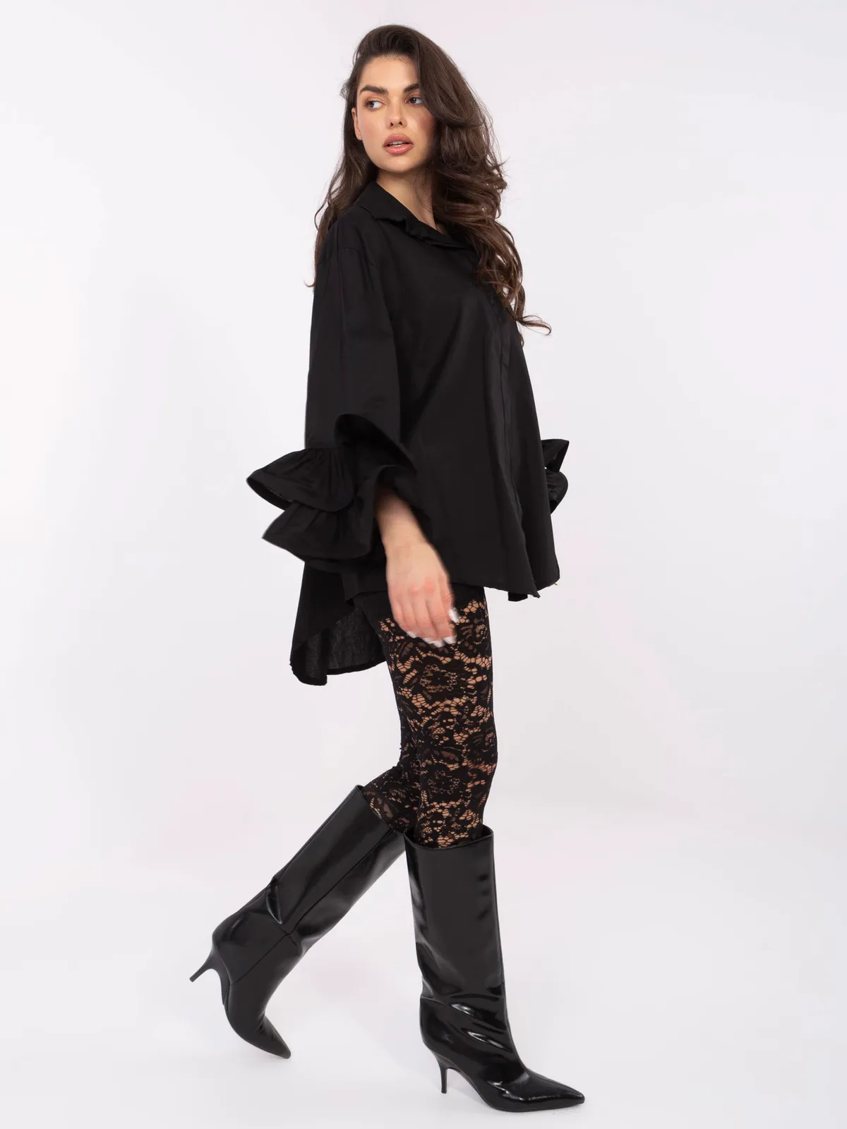 Koszula oversize z ozdobnymi falbanami przy rękawach - zdjęcie 1