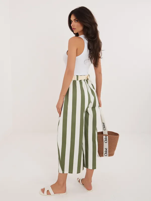 Szerokie spodnie culotte z paskiem w pasy